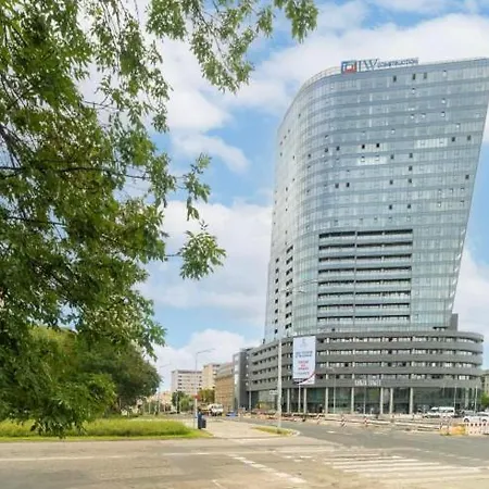 Hanza Tower Deluxe Sauna & Jacussi & Pool Apartment *
